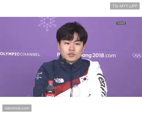 袁心玥训练完直接啃鸡腿，这自律和放纵切换得也太丝滑了